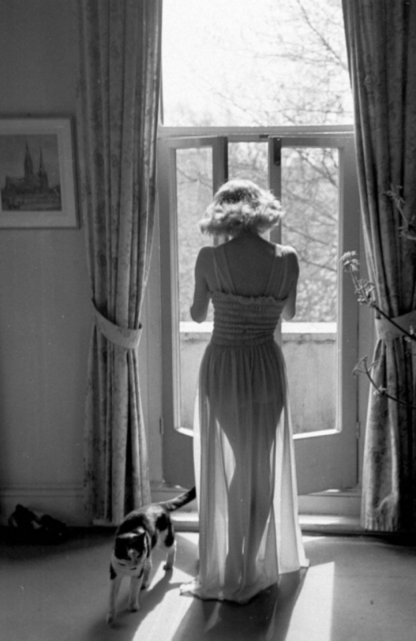 Brilliant photography by photojournalism pioneer Kurt Hutton