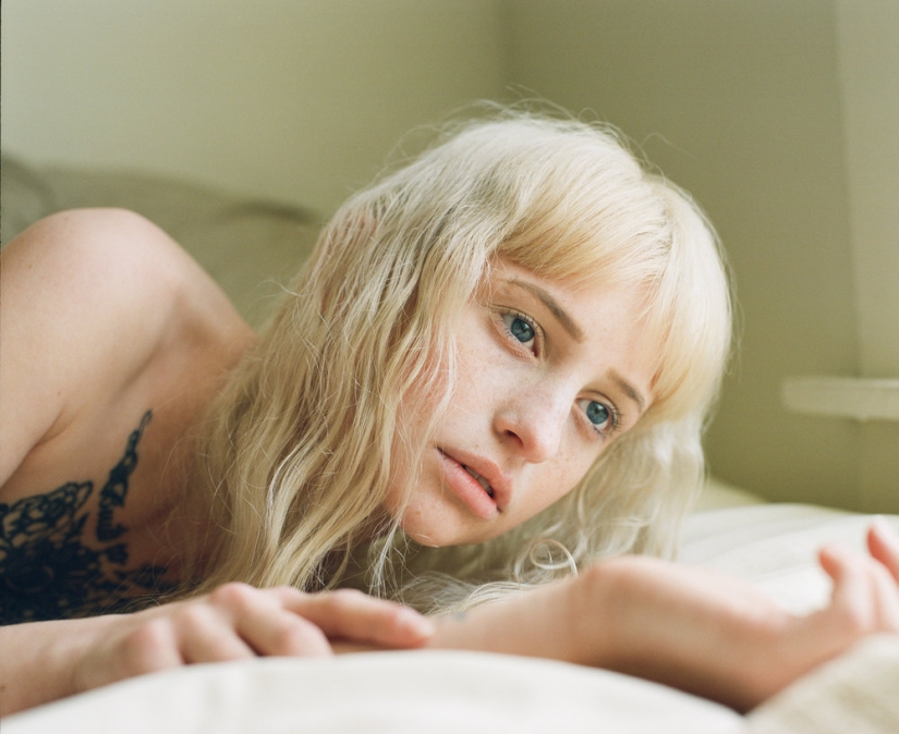 Brock Sanders: a photographer who celebrates the natural beauty of women