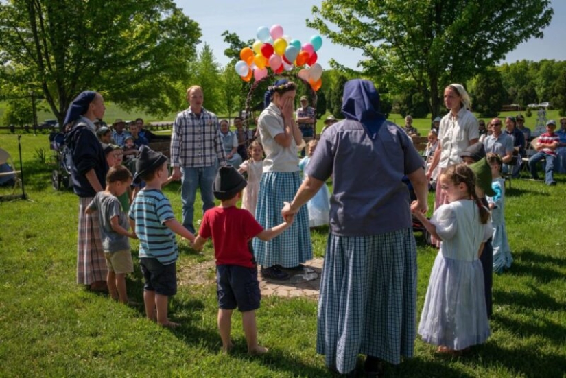 Bruderhof: cómo viven las comunas cristianas, donde han abandonado la tecnología