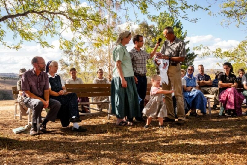 Bruderhof: how do Christian communes live, where they have abandoned technology