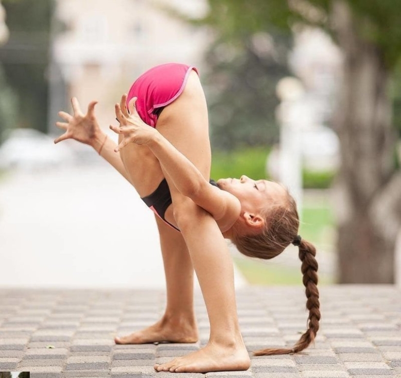 "Call an exorcist!": 17 photos are incredibly flexible girls that are a little scary