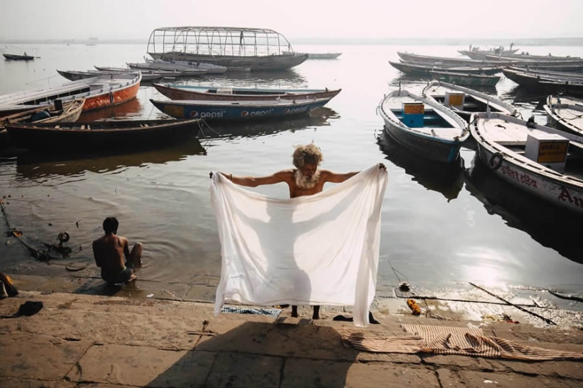 Capturando historias humanas: una década de aventuras en fotografía callejera y de viajes por Gil Kreslavsky