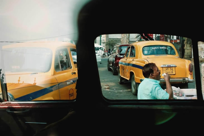 Capturando historias humanas: una década de aventuras en fotografía callejera y de viajes por Gil Kreslavsky