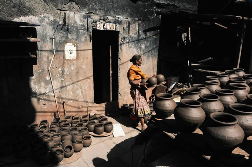 Capturando historias humanas: una década de aventuras en fotografía callejera y de viajes por Gil Kreslavsky