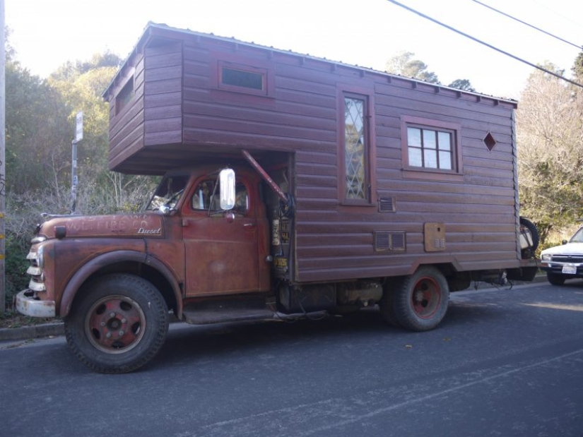 Casa-camiones — raro, pero un lindo reliquia de la época hippie