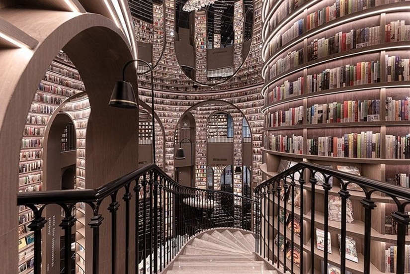 Casi como en Hogwarts: cómo se ve una librería" interminable " en China