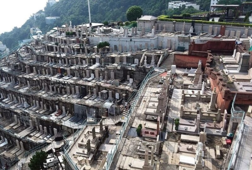 Cementerio vertical en Hong Kong: cuando la superpoblación afecta no solo a los vivos