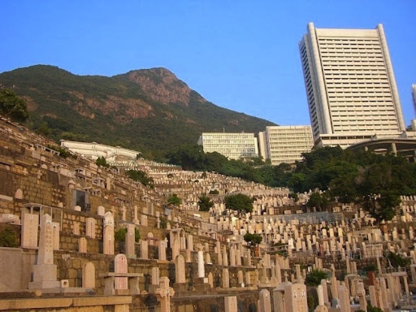 Cementerio vertical en Hong Kong: cuando la superpoblación afecta no solo a los vivos