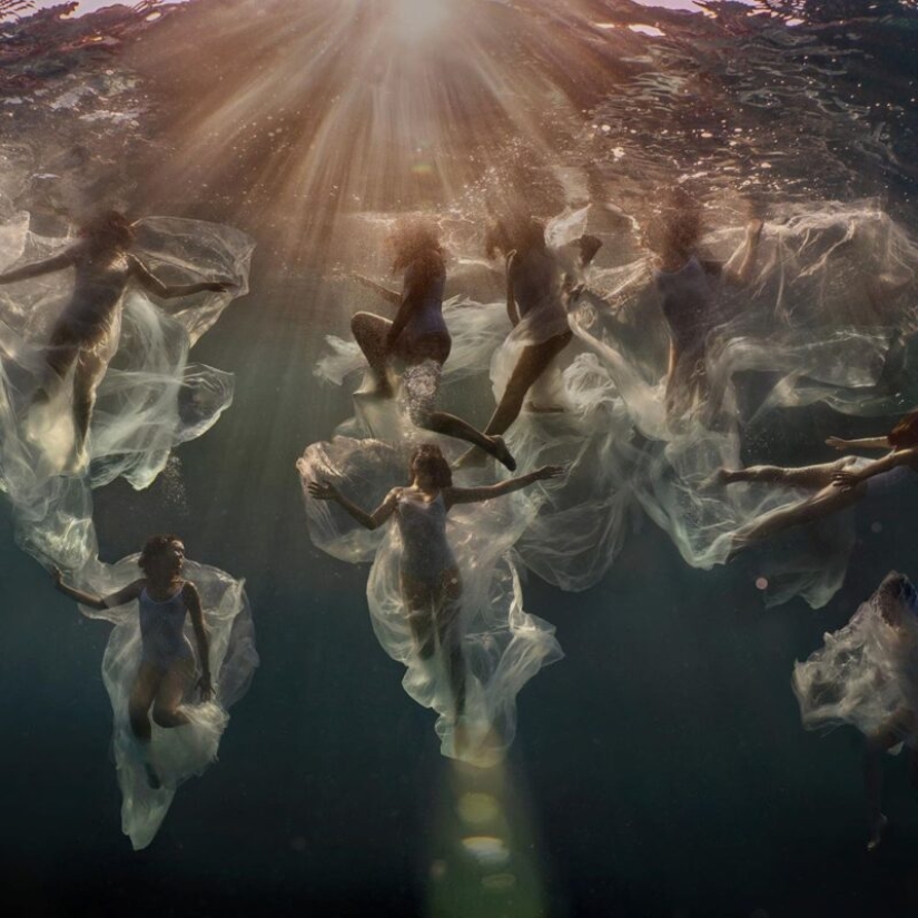 Chicas bajo el agua en impresionantes fotos de freediver fotógrafo Lexi Line