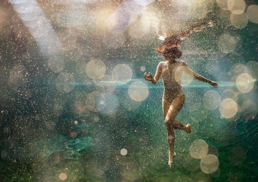 Chicas bajo el agua en impresionantes fotos de freediver fotógrafo Lexi Line