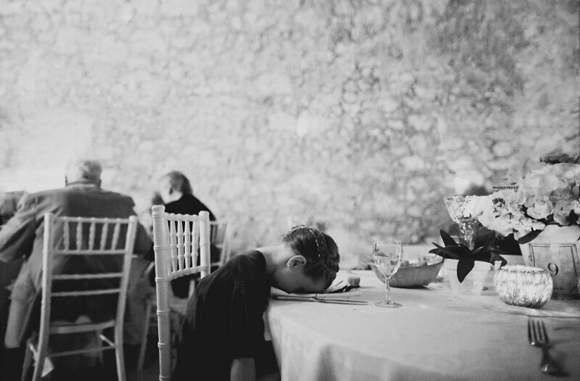 Children at the wedding: 22 funny pictures from the best wedding photographers