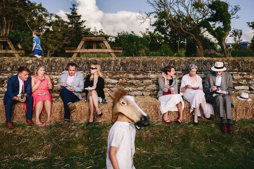 Children at the wedding: 22 funny pictures from the best wedding photographers