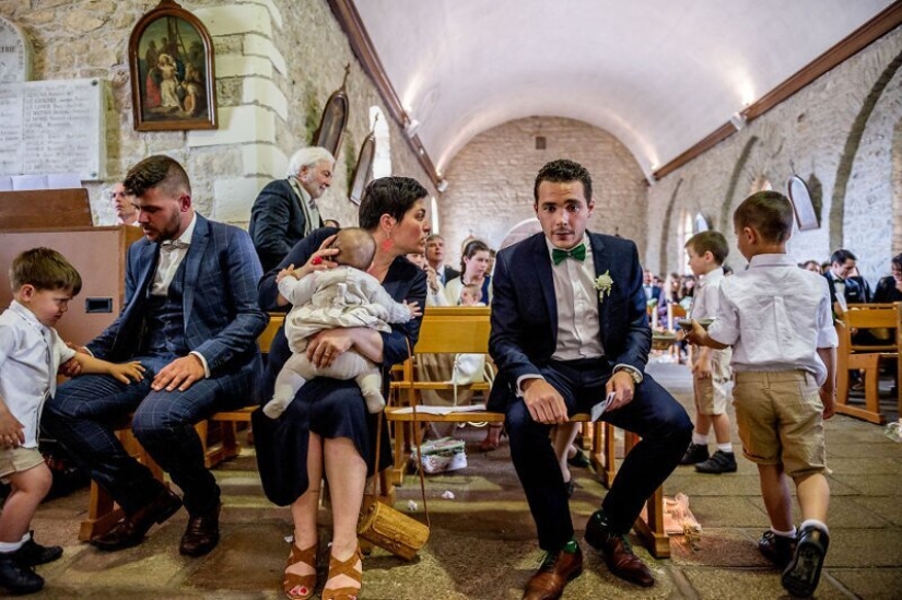 Children at the wedding: 22 funny pictures from the best wedding photographers