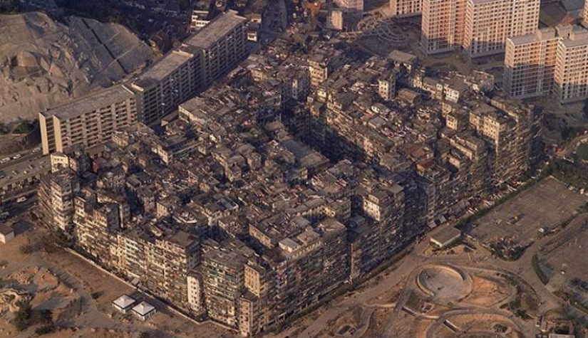 City of Darkness: The amazing fate of the fortress city of Kowloon