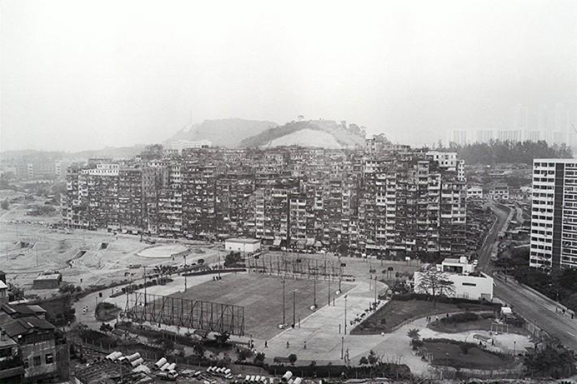 City of Darkness: The amazing fate of the fortress city of Kowloon