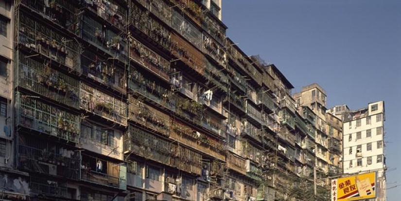 City of Darkness: The amazing fate of the fortress city of Kowloon