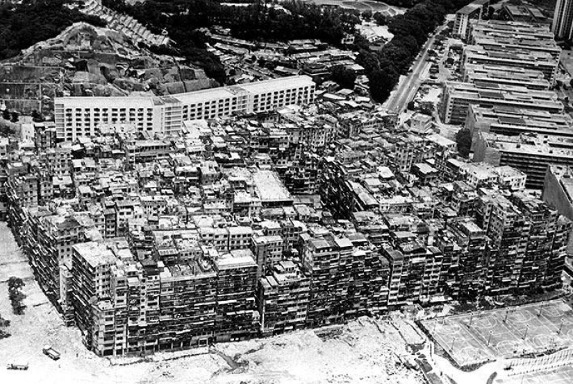 City of Darkness: The amazing fate of the fortress city of Kowloon