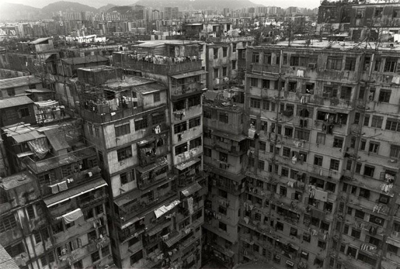 City of Darkness: The amazing fate of the fortress city of Kowloon