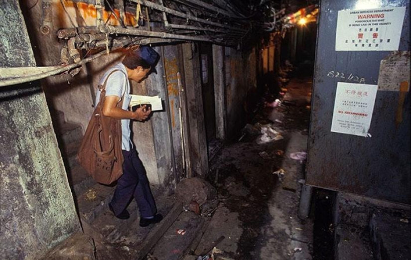 City of Darkness: The amazing fate of the fortress city of Kowloon