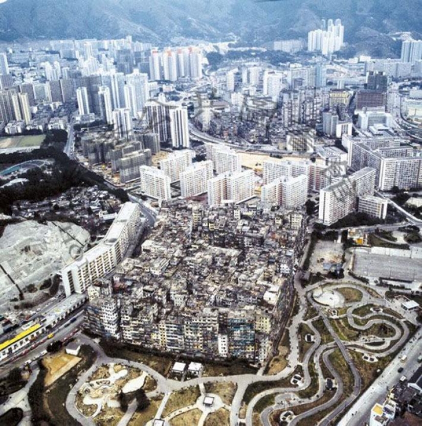 City of Darkness: The amazing fate of the fortress city of Kowloon