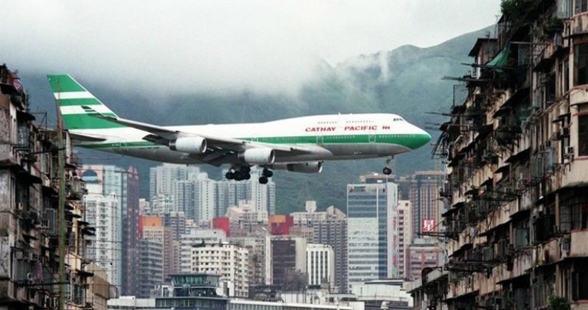 Cómo apareció Kaitak, el aeropuerto más peligroso del mundo, y por qué desapareció