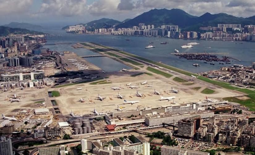 Cómo apareció Kaitak, el aeropuerto más peligroso del mundo, y por qué desapareció