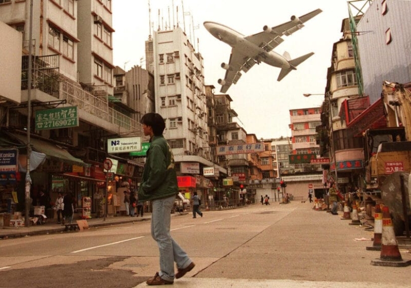 Cómo apareció Kaitak, el aeropuerto más peligroso del mundo, y por qué desapareció