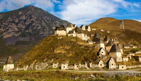 Cómo apareció la "Ciudad de los muertos" en el desfiladero de Dargava, donde los más valientes no van al atardecer