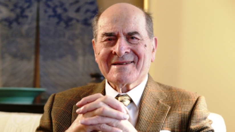 Cómo el Dr. Henry Heimlich salvó al Mundo de la"Muerte del Restaurante"