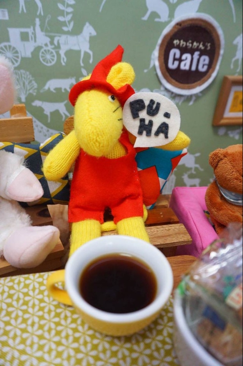 ¿Cómo funciona una cafetería japonesa de peluches?