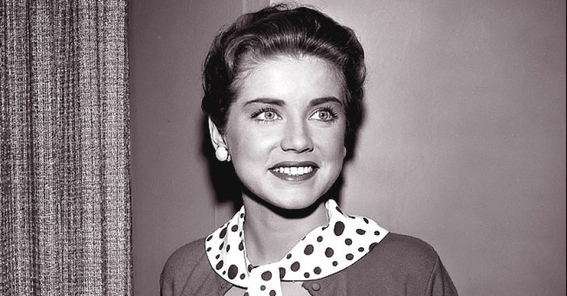 Cómo la estrella de Hollywood Dolores Hart sacudió los cimientos de la"fábrica de sueños"