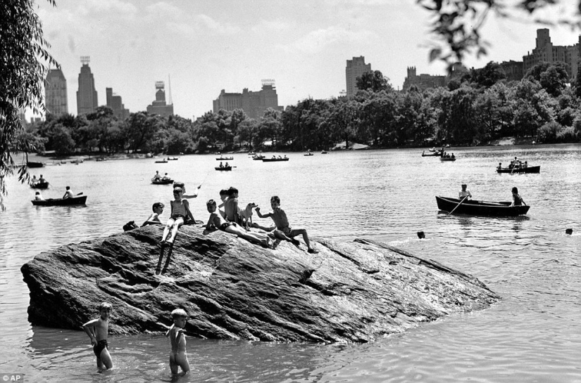 Cómo la gente luchaba contra el calor antes de la era de los aires acondicionados