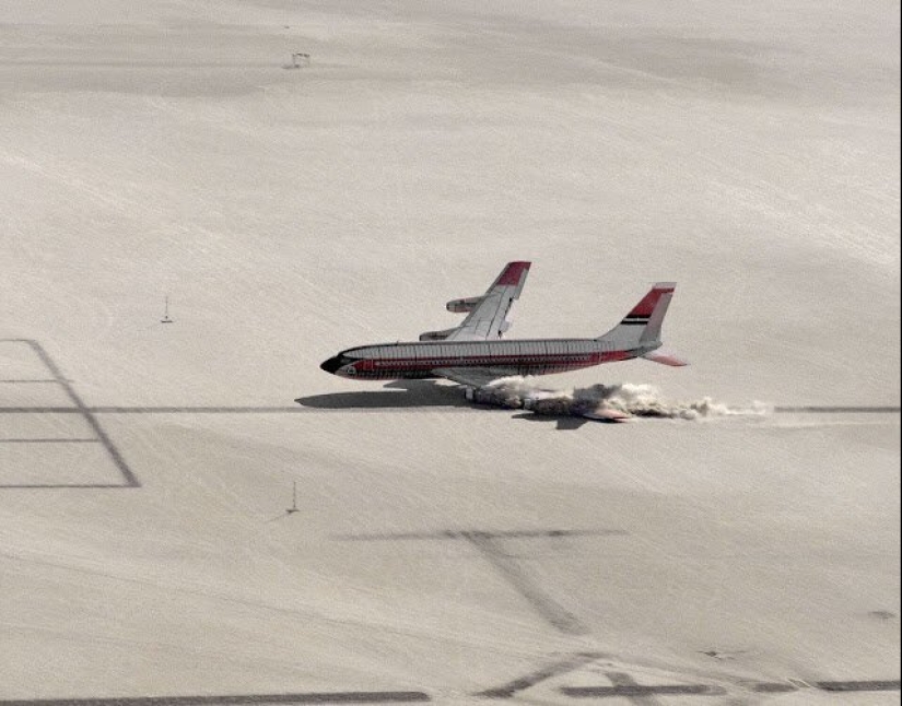 Cómo la NASA voló un Boeing para Estudiar un Accidente de Avión desde el Exterior y el Interior