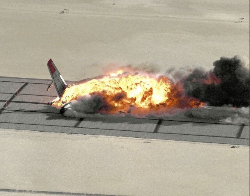 Cómo la NASA voló un Boeing para Estudiar un Accidente de Avión desde el Exterior y el Interior