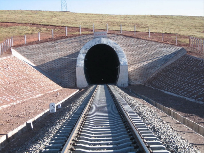 Cómo los chinos construyeron el ferrocarril al Tíbet