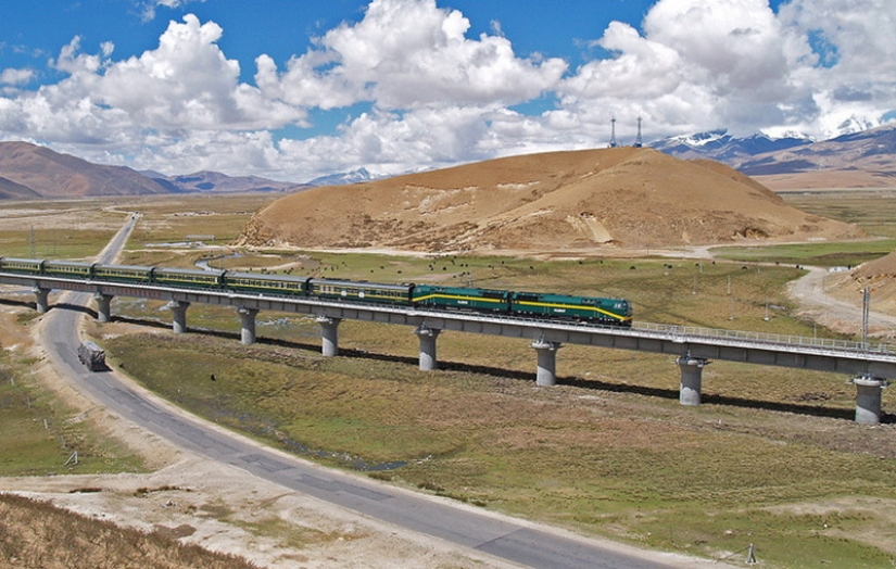 Cómo los chinos construyeron el ferrocarril al Tíbet