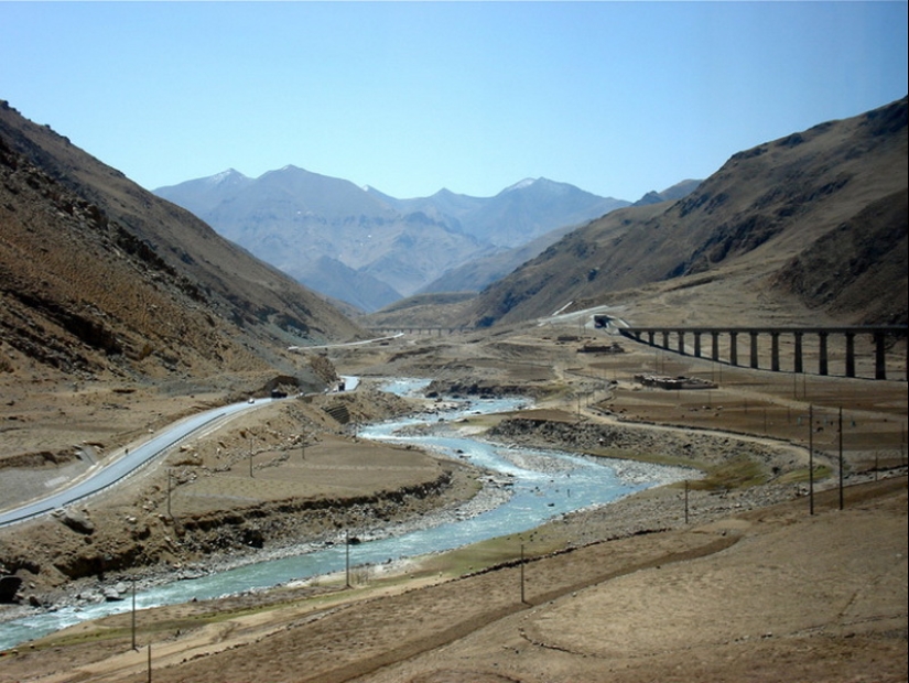 Cómo los chinos construyeron el ferrocarril al Tíbet