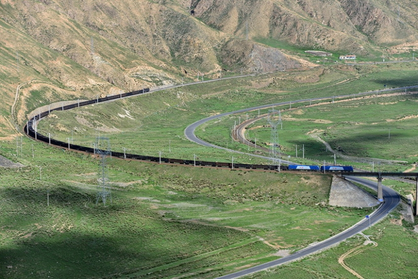 Cómo los chinos construyeron el ferrocarril al Tíbet