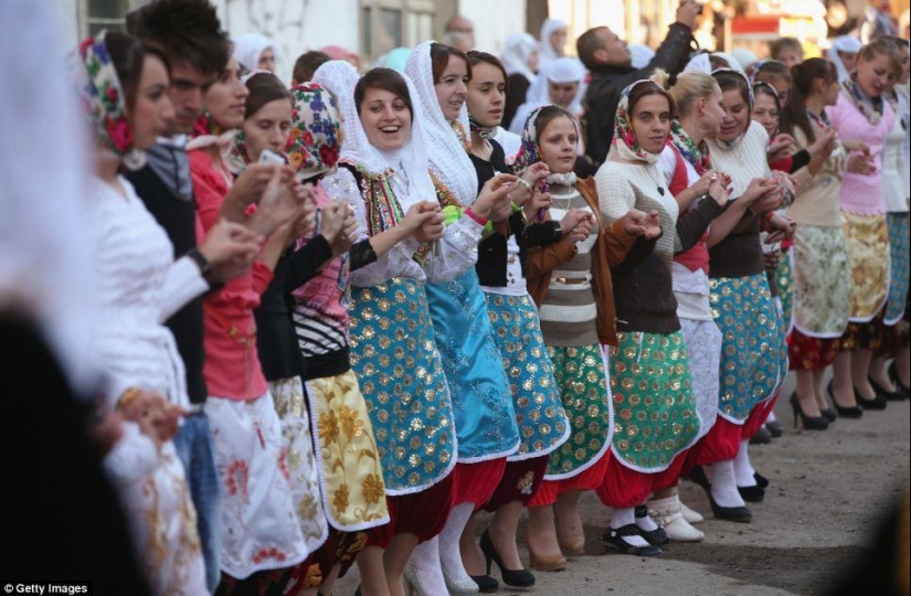 ¿Cómo se celebran las bodas de los montañeses musulmanes búlgaros?