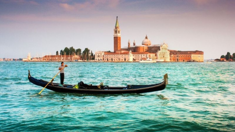 Cómo se crean las góndolas venecianas y cómo convertirse en gondolero