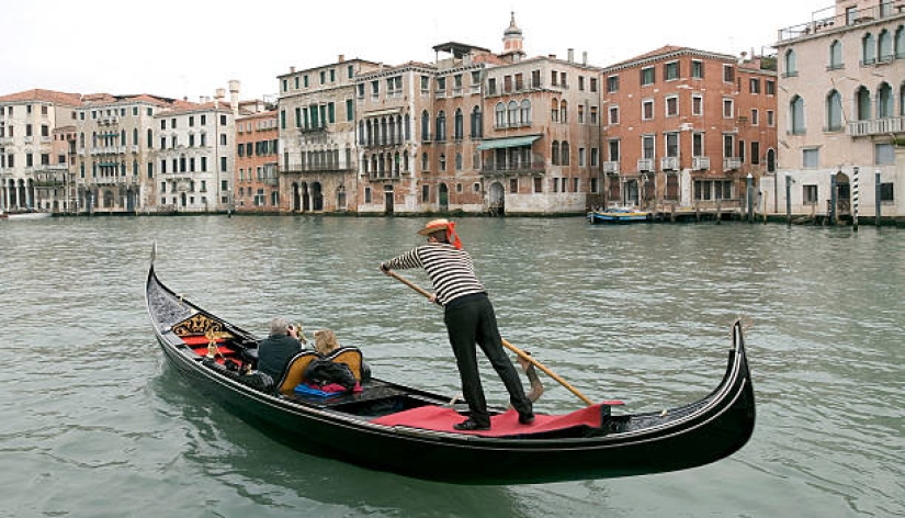 Cómo se crean las góndolas venecianas y cómo convertirse en gondolero