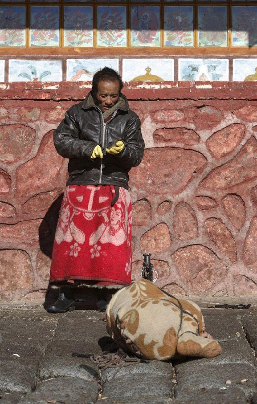 Cómo se lleva a cabo el "entierro celestial" en el Tíbet