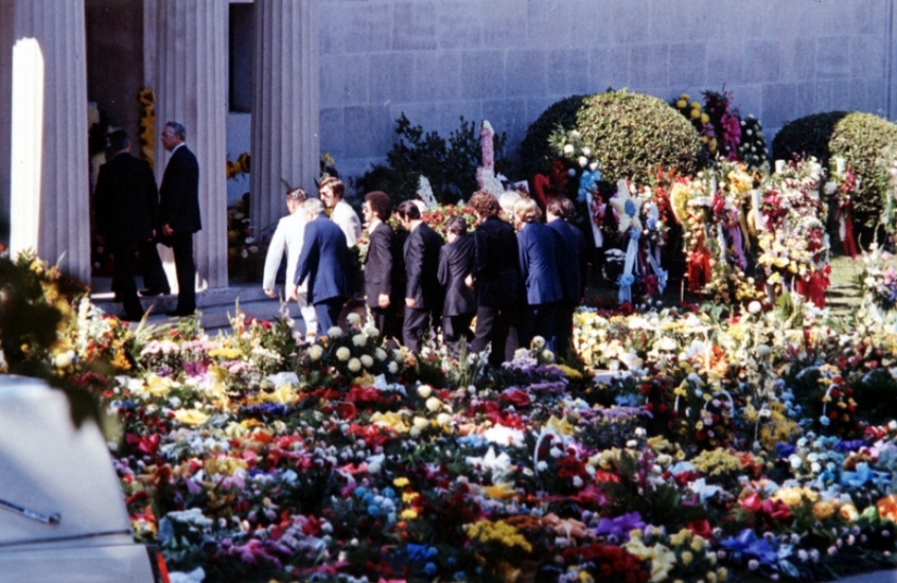 Cómo se llevaron a cabo los funerales de personajes famosos más caros y magníficos de la historia