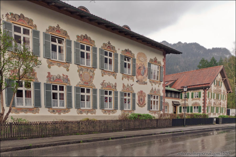 Cómo se ve un pueblo alpino pintado