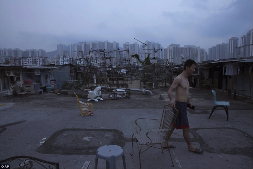 Cómo vive la gente en Hong Kong coffin apartments