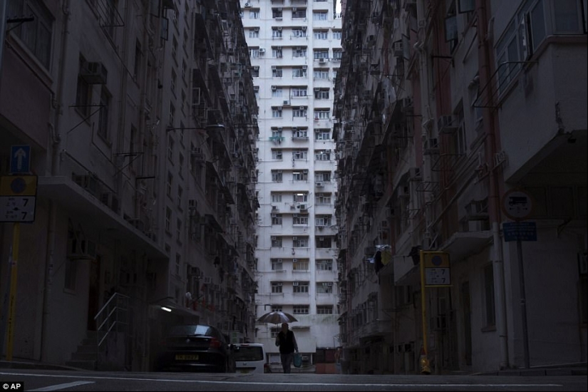 Cómo vive la gente en Hong Kong coffin apartments