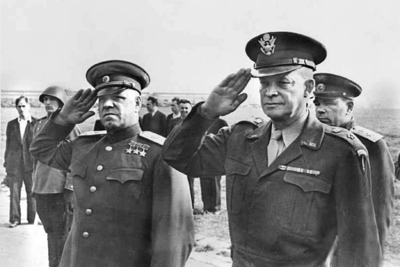 Cola para Marshal of Victory, o cómo Estados Unidos suministró en secreto refrescos a Zhukov