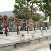 Colma es una ciudad cementerio estadounidense que vive de los muertos.