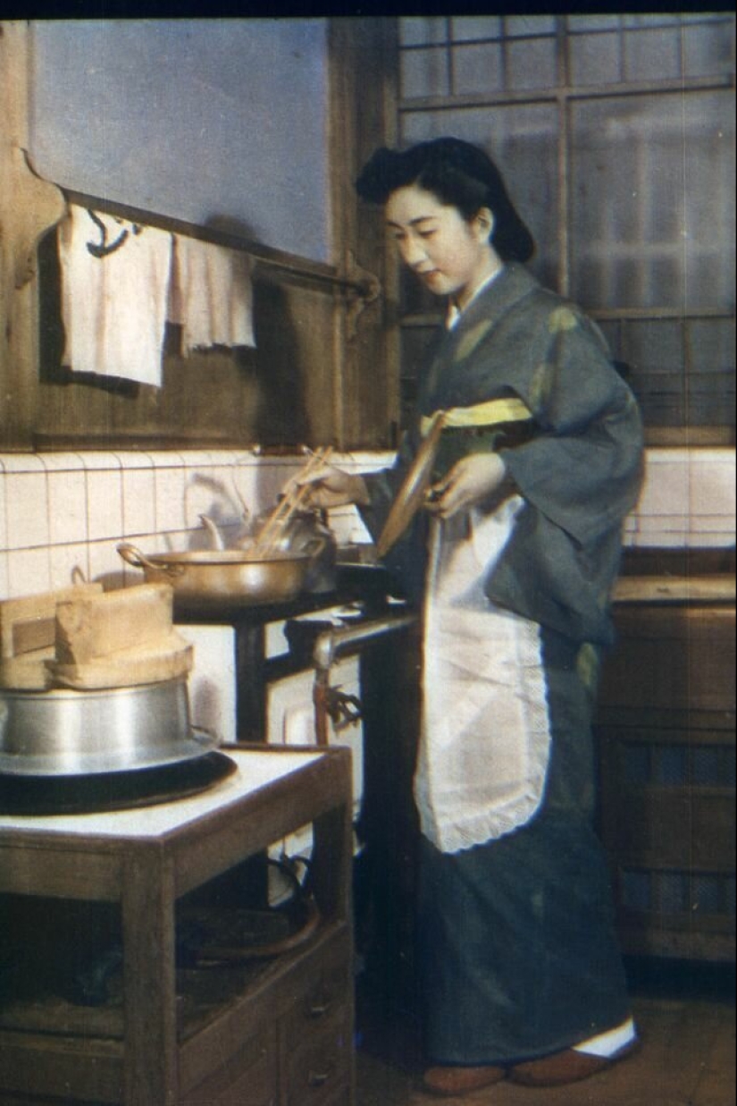 Color photographs of Japan in the beginning of 1950