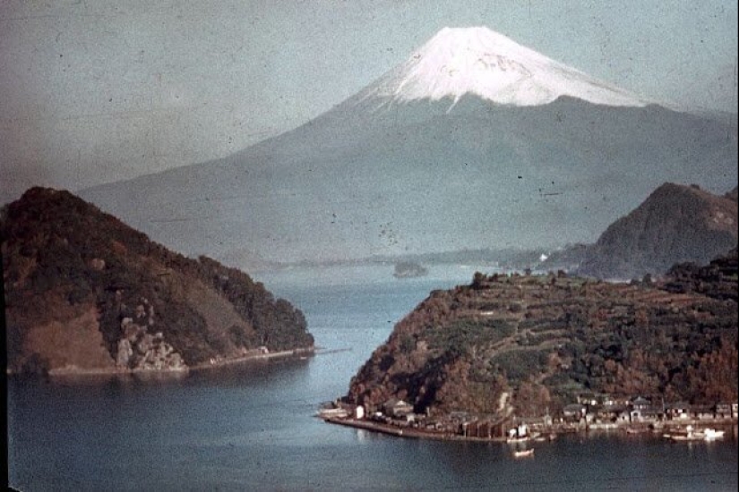 Color photographs of Japan in the beginning of 1950